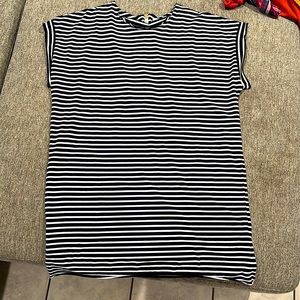 Box shift dress by Gianni Bini